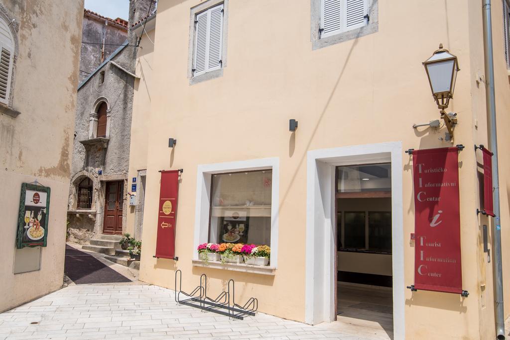 Apartman Marinko Krk Town Bagian luar foto