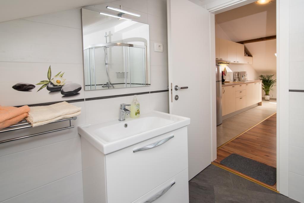Apartman Marinko Krk Town Bagian luar foto