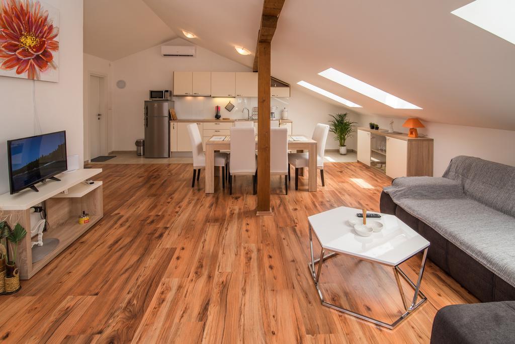 Apartman Marinko Krk Town Bagian luar foto